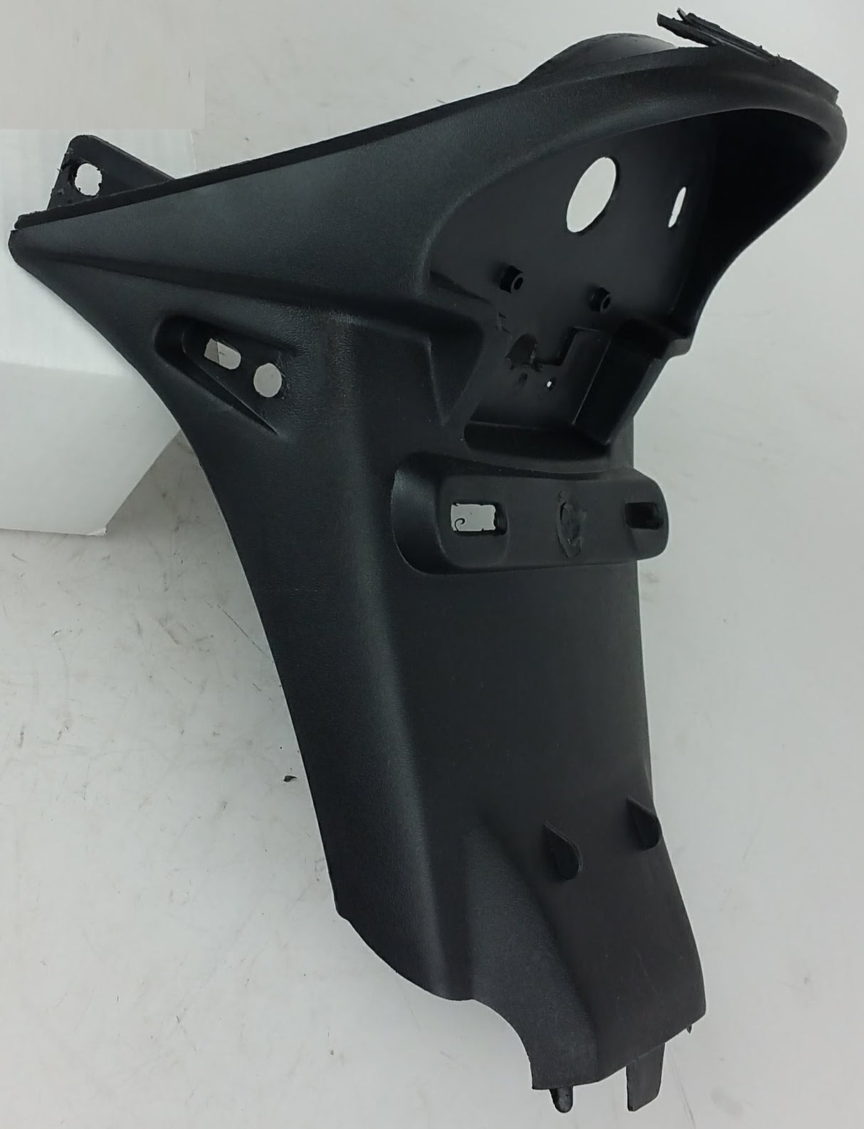 Rear Fender Upper for Jonway Force B & C Valero Bahama GY6 50cc 150cc Scooter